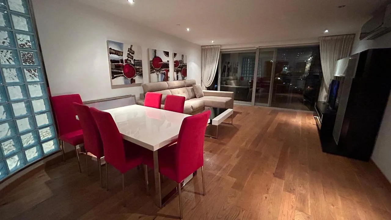 Ocean Village Luxury 2 Bed 2 Bath Apartment - Amazing Views - Pools And Jacuzzis Gibraltar