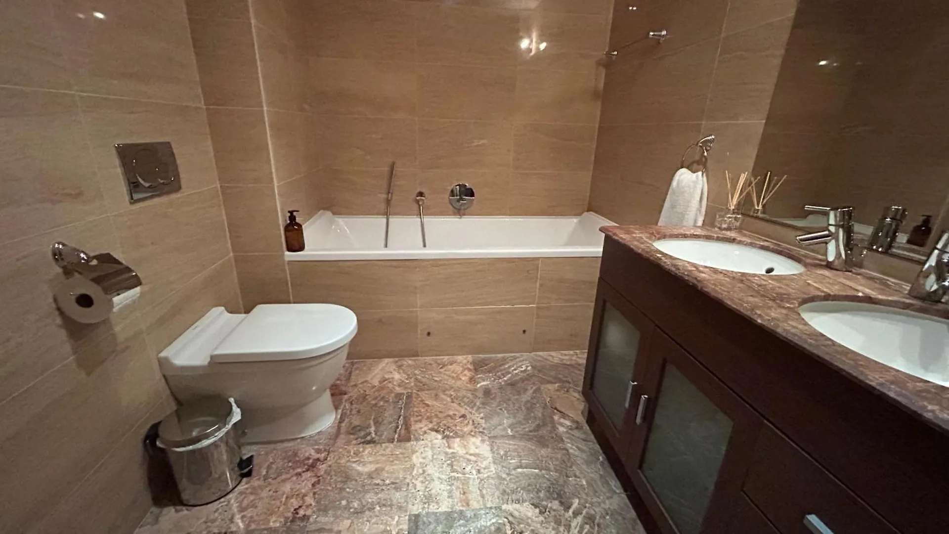 Ocean Village Luxury 2 Bed 2 Bath Apartment - Amazing Views - Pools And Jacuzzis Gibraltar